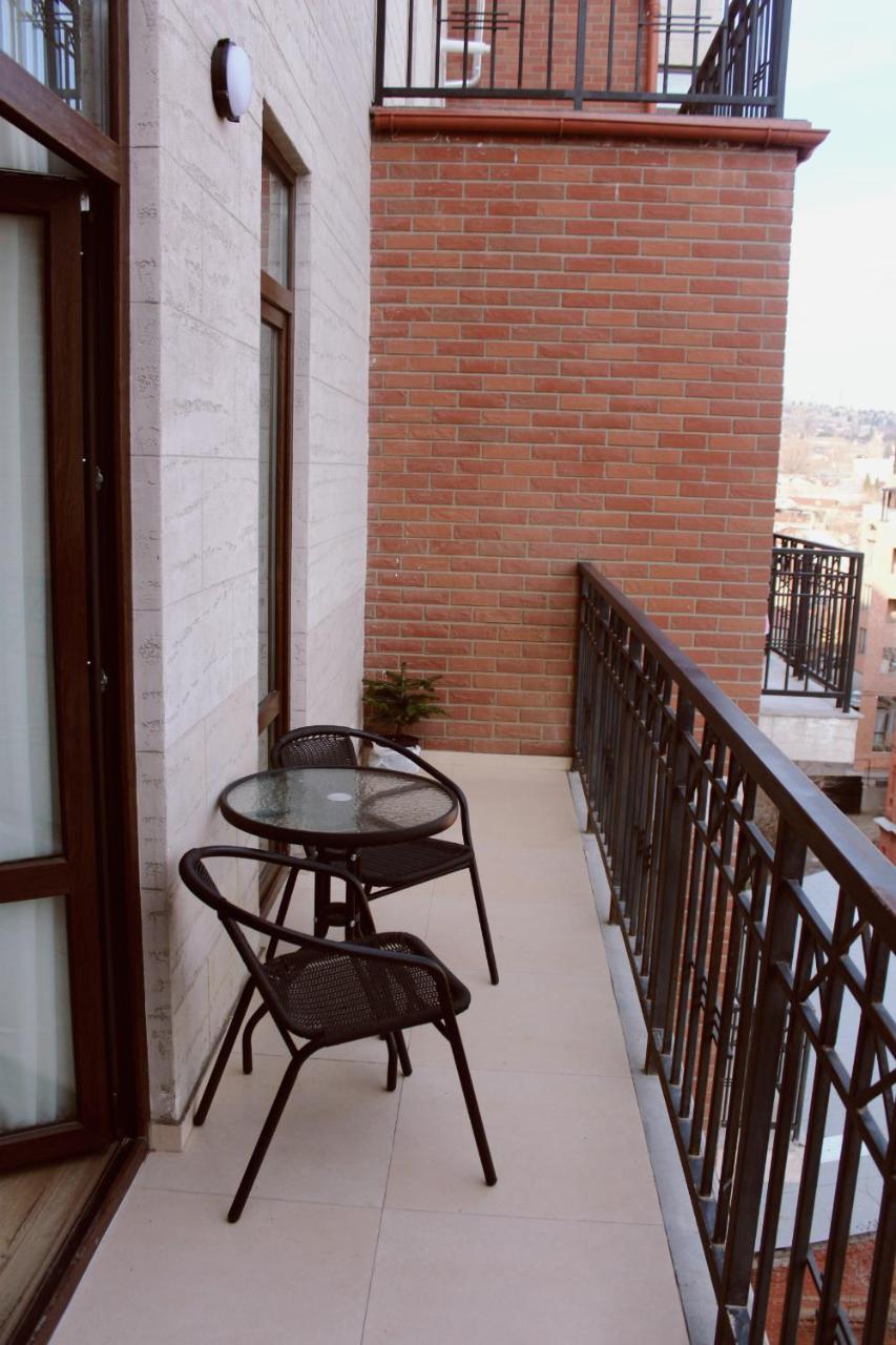 Like Apartment Tbilisi ภายนอก รูปภาพ